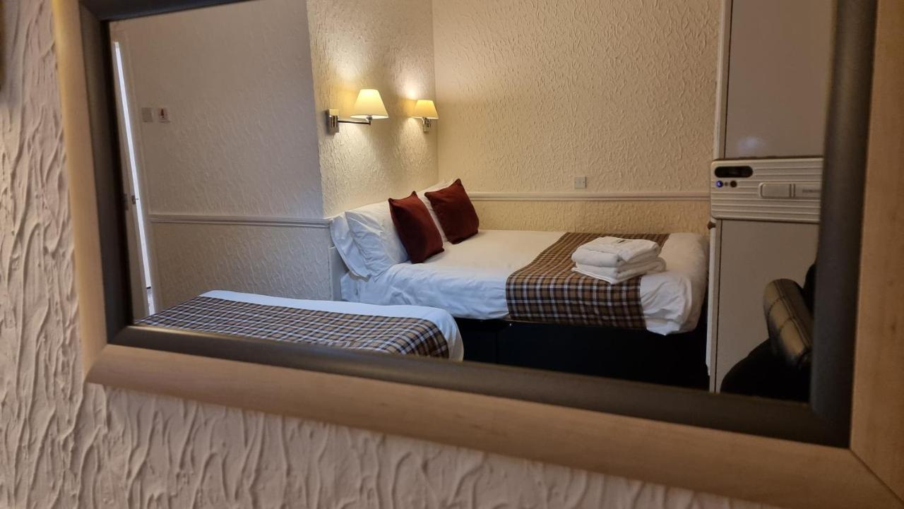 Hampton Court Guesthouse - City Centre Glasgow Buitenkant foto
