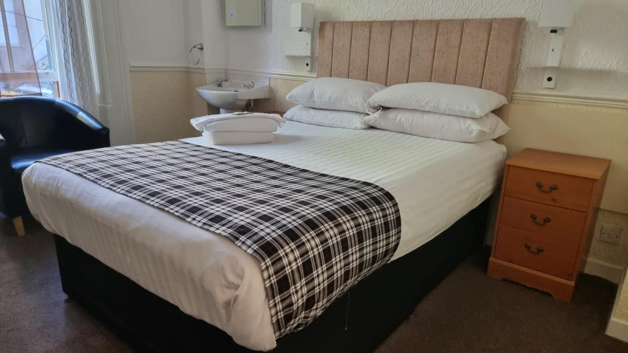 Hampton Court Guesthouse - City Centre Glasgow Buitenkant foto