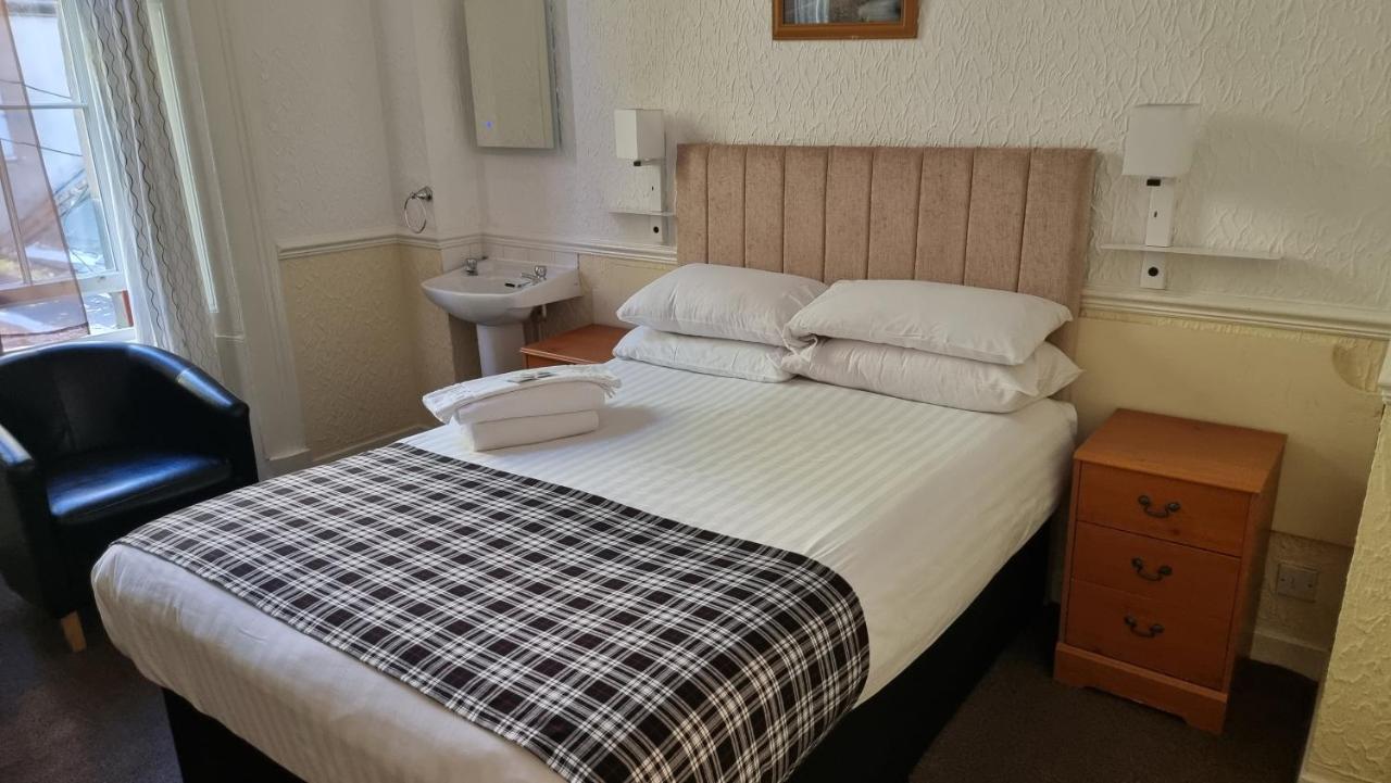 Hampton Court Guesthouse - City Centre Glasgow Buitenkant foto